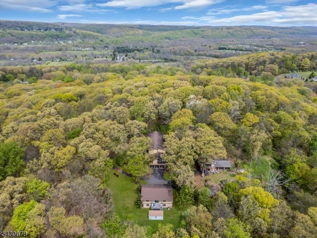 14 Beaver Brook Dr, Washington Twp., NJ 07853