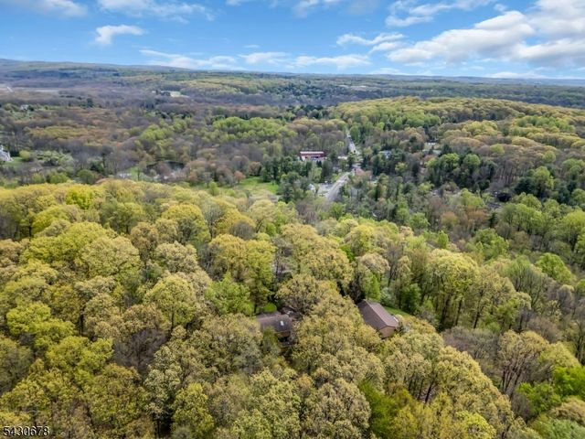 14 Beaver Brook Dr, Washington Twp., NJ 07853