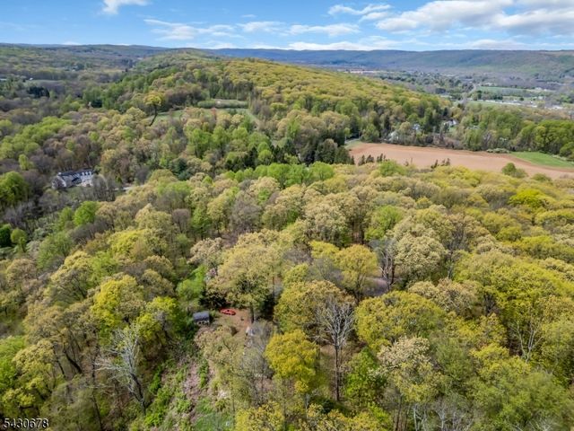 14 Beaver Brook Dr, Washington Twp., NJ 07853
