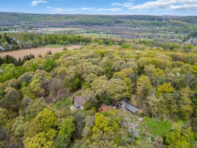 14 Beaver Brook Dr, Washington Twp., NJ 07853