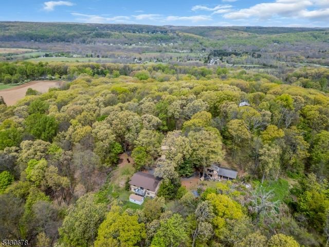 14 Beaver Brook Dr, Washington Twp., NJ 07853