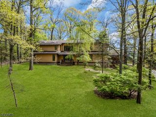14 Beaver Brook Dr, Washington Twp., NJ 07853
