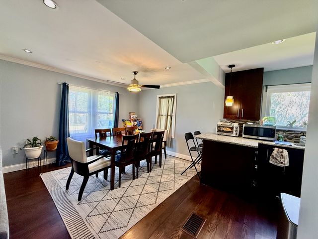 11709 S Hamlin Avenue, Alsip, IL 60803