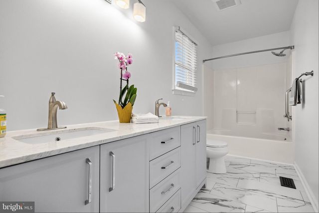 18 BACON ST, Clayton, NJ 08312