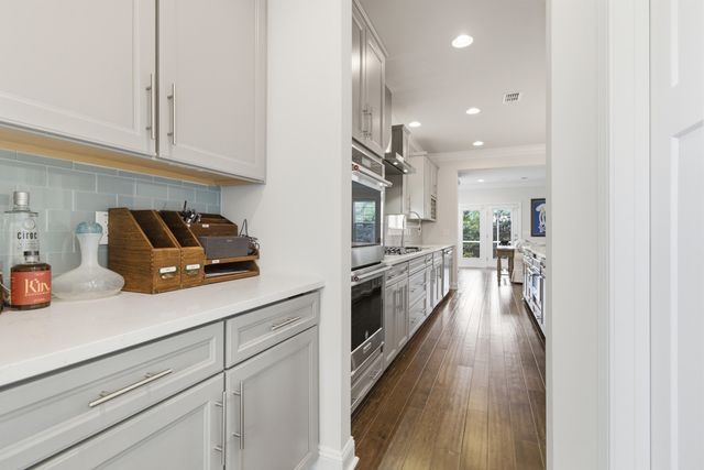 1221 Gannett Road, Mount Pleasant, SC 29464