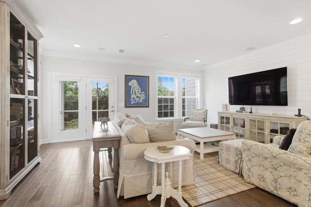 1221 Gannett Road, Mount Pleasant, SC 29464