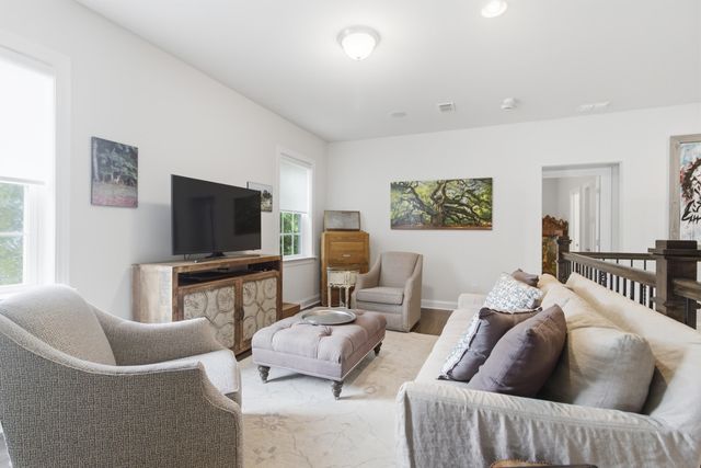 1221 Gannett Road, Mount Pleasant, SC 29464