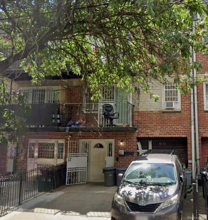 42-44 Elbertson Street 3FL, Elmhurst, NY 11373