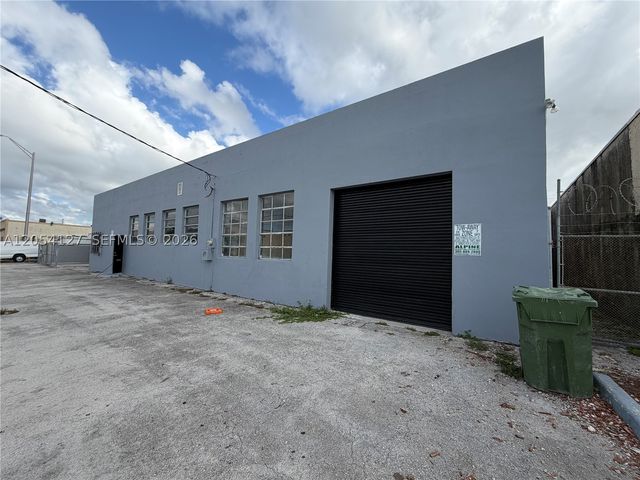 211 W 22nd St, Hialeah, FL 33010
