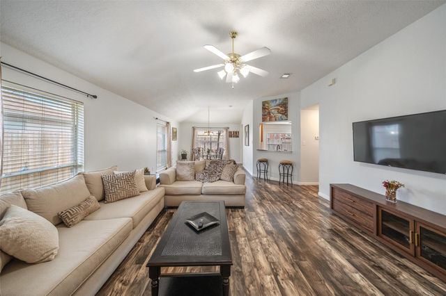 22614 Willow Branch, Tomball, TX 77375