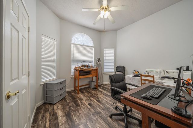 22614 Willow Branch, Tomball, TX 77375