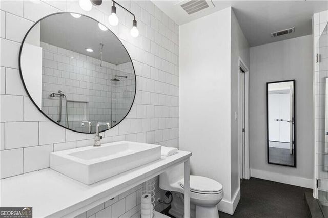 640 Glen Iris Drive NE 302, Atlanta, GA 30308