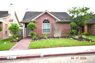 511 Brad Court, Webster, TX 77598