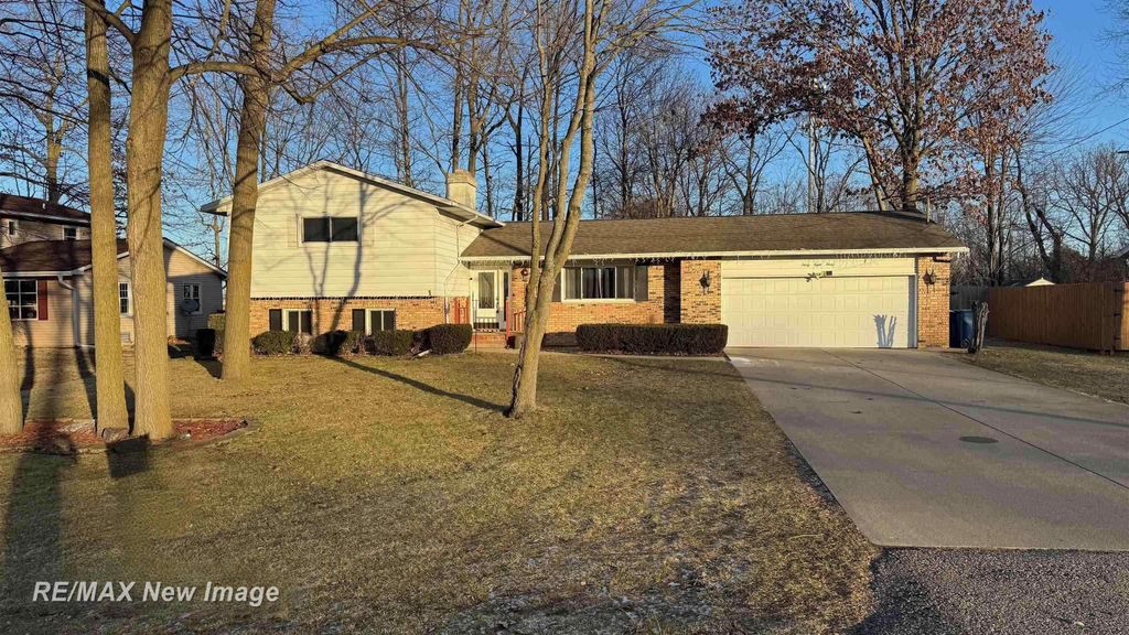 3830 Deibel Drive, Saginaw Twp, MI 48603