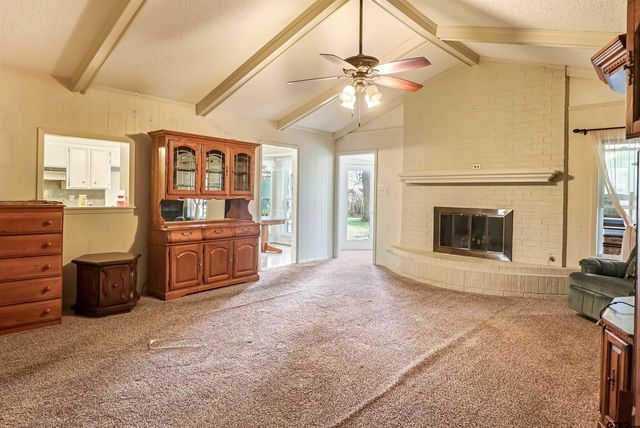 915 Pam Dr., Tyler, TX 75703