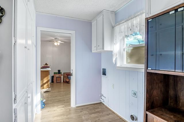 915 Pam Dr., Tyler, TX 75703