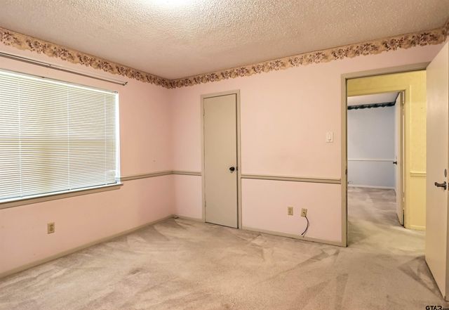 915 Pam Dr., Tyler, TX 75703