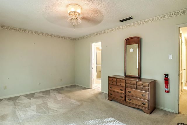 915 Pam Dr., Tyler, TX 75703