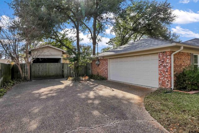 915 Pam Dr., Tyler, TX 75703