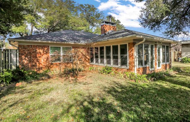 915 Pam Dr., Tyler, TX 75703