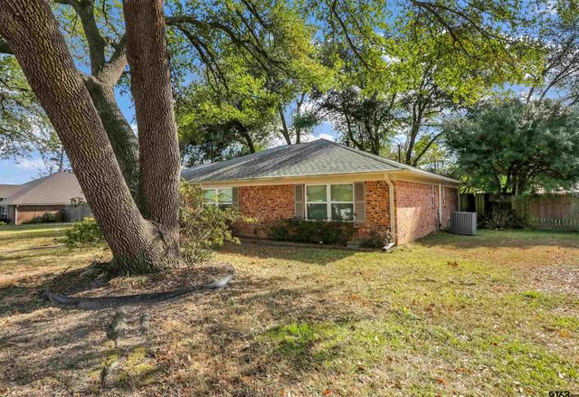 915 Pam Dr., Tyler, TX 75703