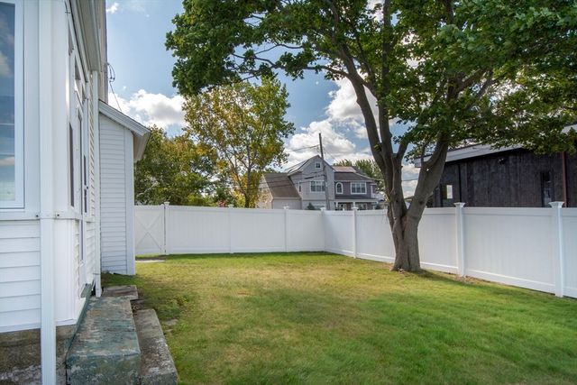 90 Shore Avenue, Quincy, MA 02169