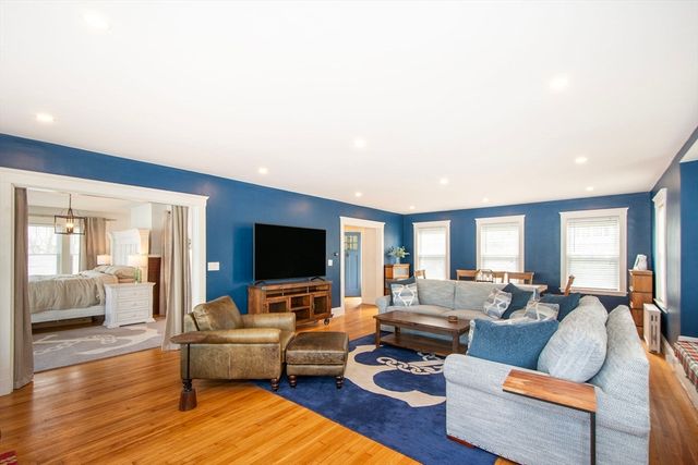 90 Shore Avenue, Quincy, MA 02169