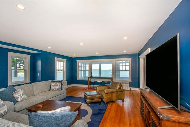 90 Shore Avenue, Quincy, MA 02169