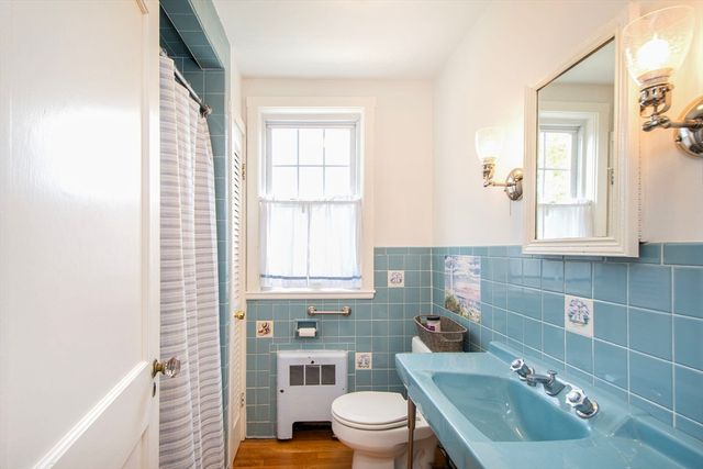 90 Shore Avenue, Quincy, MA 02169
