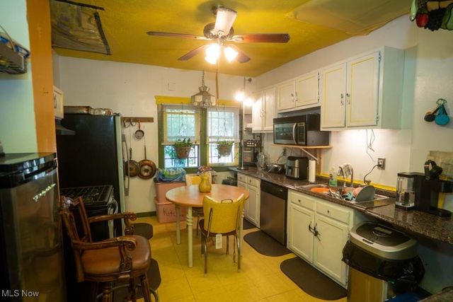 10927 Grantwood Avenue, Cleveland, OH 44108