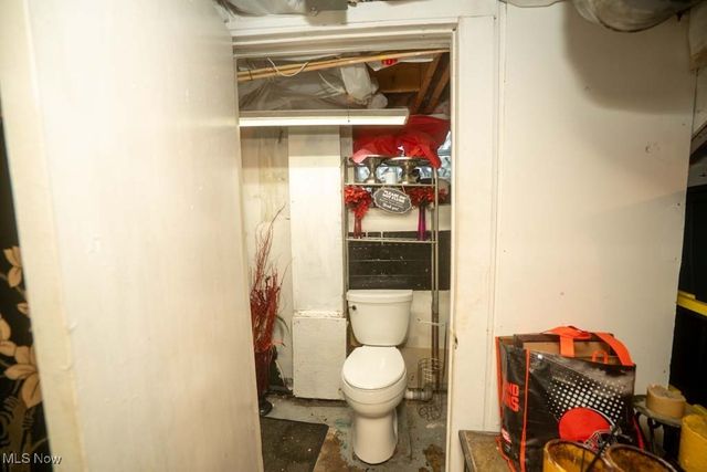 10927 Grantwood Avenue, Cleveland, OH 44108