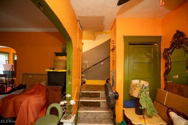 10927 Grantwood Avenue, Cleveland, OH 44108