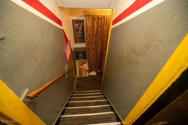 10927 Grantwood Avenue, Cleveland, OH 44108