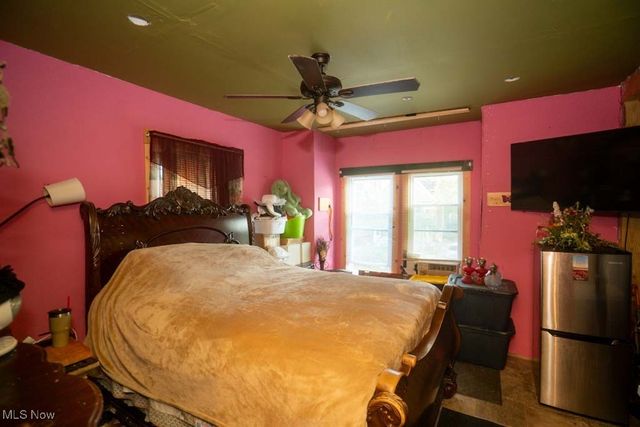 10927 Grantwood Avenue, Cleveland, OH 44108