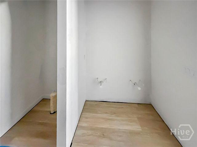 121 KING Street, Savannah, GA 31408