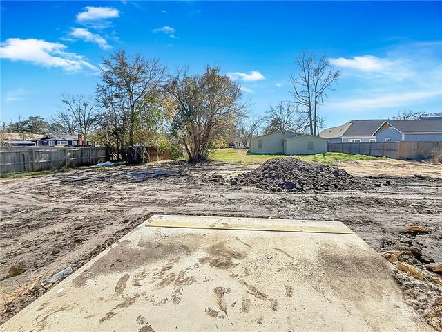 121 KING Street, Savannah, GA 31408