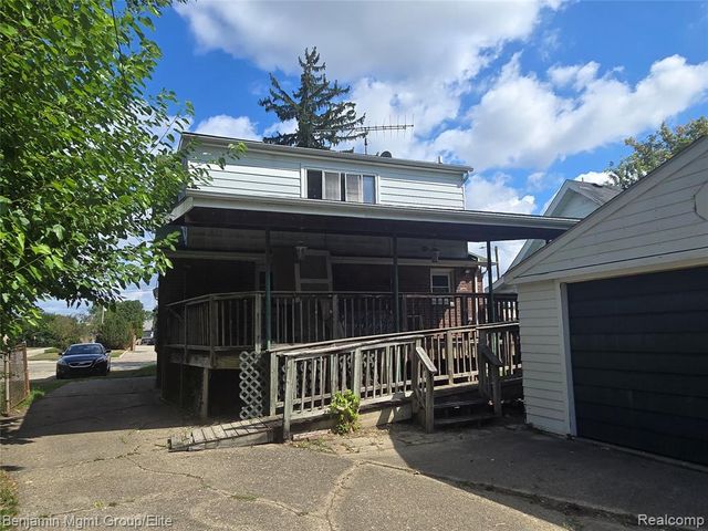 16504 E 10 Mile Road, Eastpointe, MI 48021