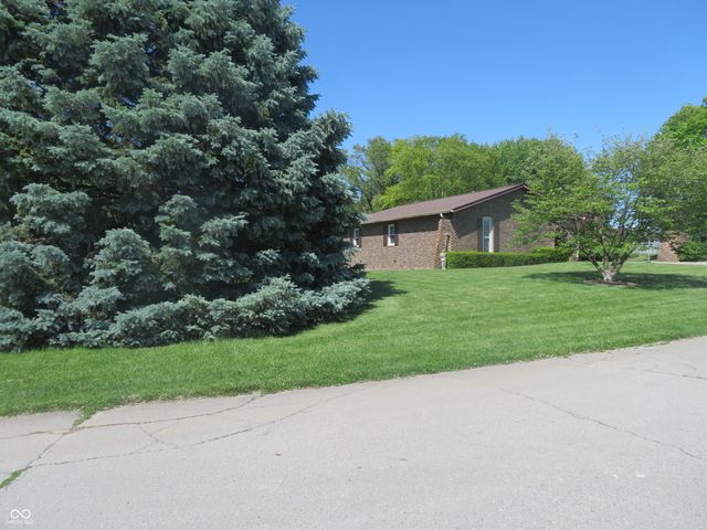 186 E Gay Drive, Alexandria, IN 46001