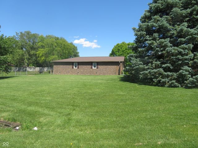 186 E Gay Drive, Alexandria, IN 46001