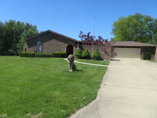 186 E Gay Drive, Alexandria, IN 46001