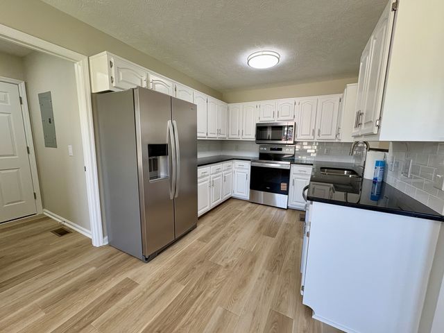 123 Tucker Trice Blvd, Lebanon, TN 37087