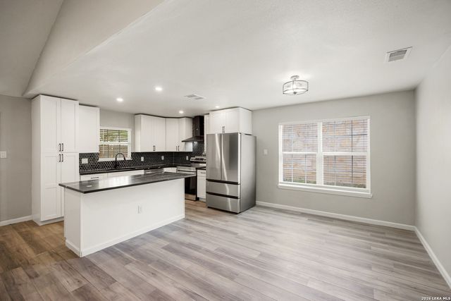 12211 Ecksminster St, San Antonio, TX 78216