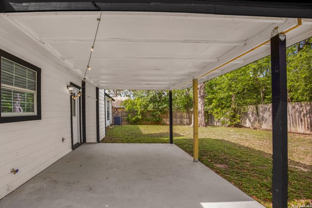 12211 Ecksminster St, San Antonio, TX 78216