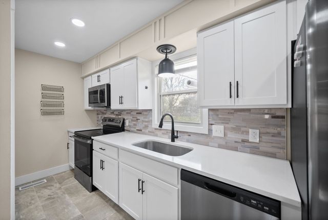 3425 Leland Cir, Hopkinsville, KY 42240