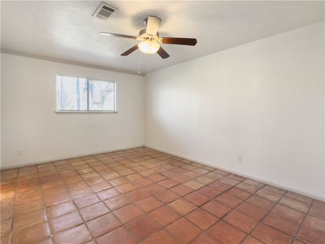 3003 Highwood Lane, Bryan, TX 77803