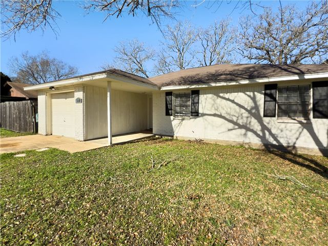 3003 Highwood Lane, Bryan, TX 77803