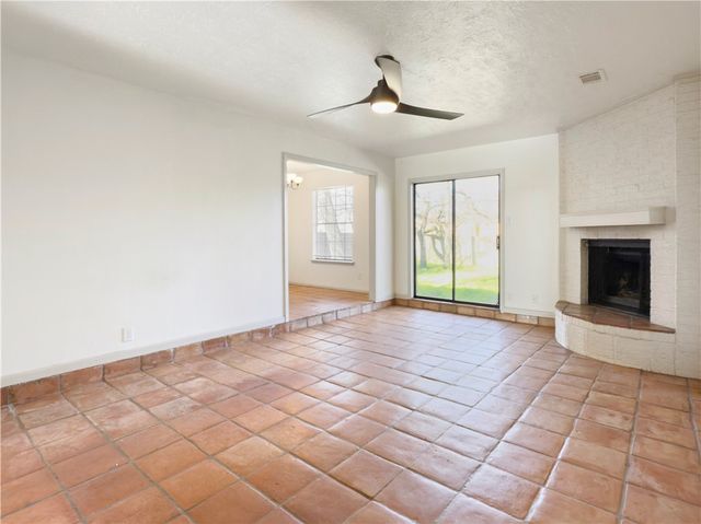 3003 Highwood Lane, Bryan, TX 77803