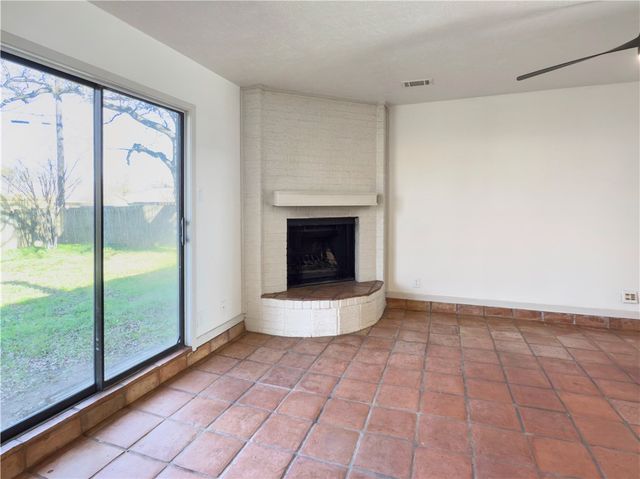 3003 Highwood Lane, Bryan, TX 77803