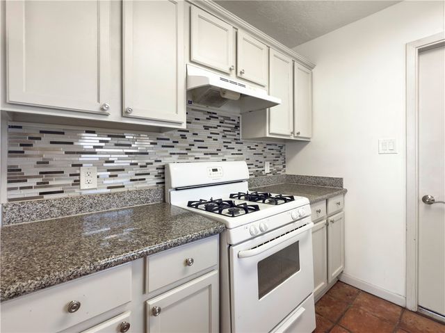 3003 Highwood Lane, Bryan, TX 77803