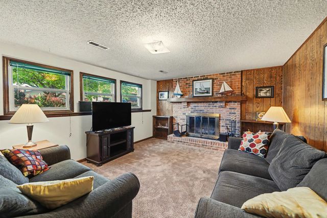 209 Laura St., Salina, KS 67401